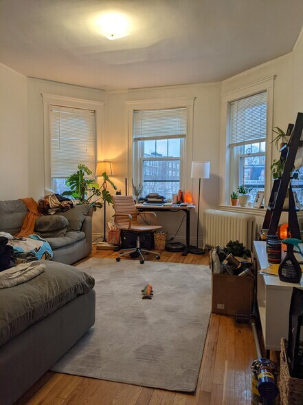 Building Photo - 1572 Commonwealth Ave