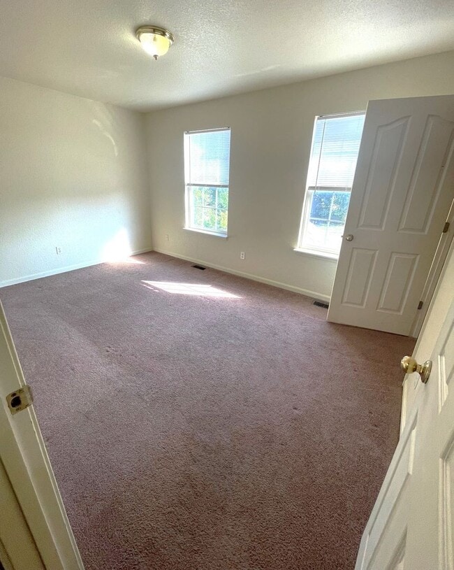 Building Photo - Duplex on Rice Road