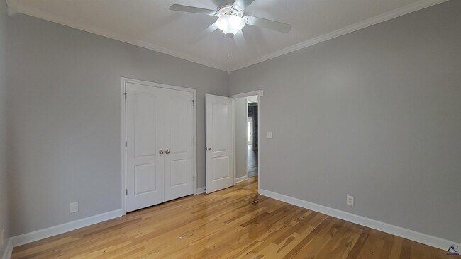 Building Photo - 203 Duke Ln