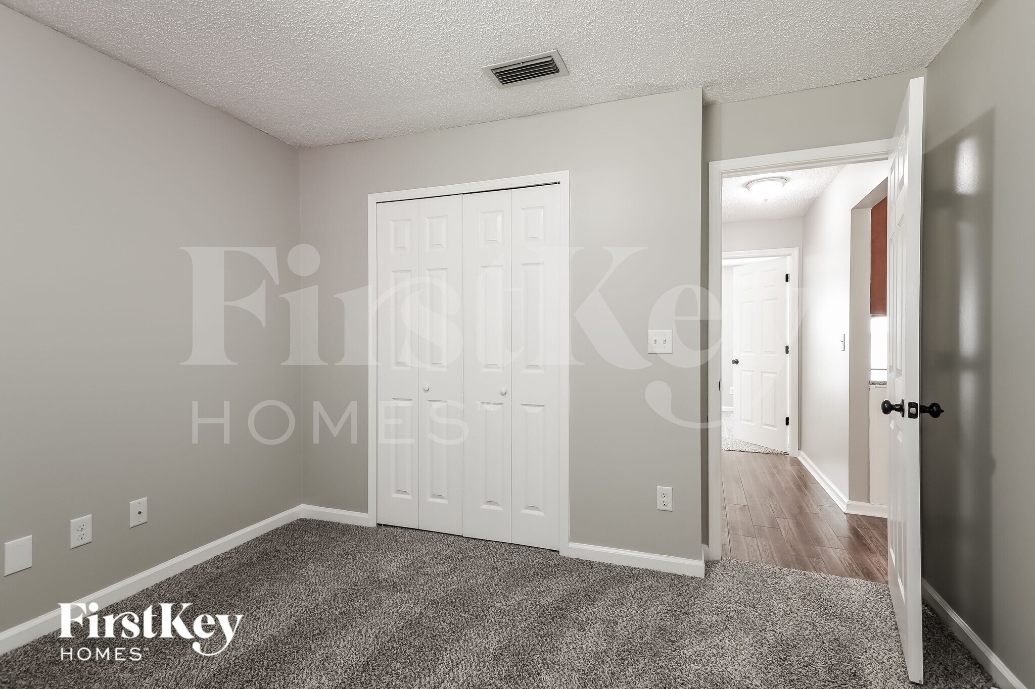 Building Photo - 1598 Twin Oak Dr W