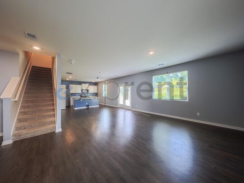 Building Photo - Unit