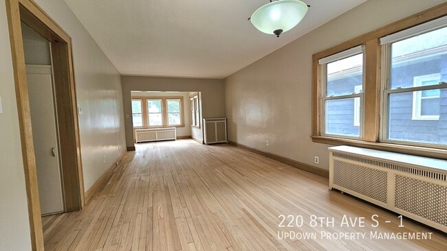 Building Photo - 220 8th Ave S