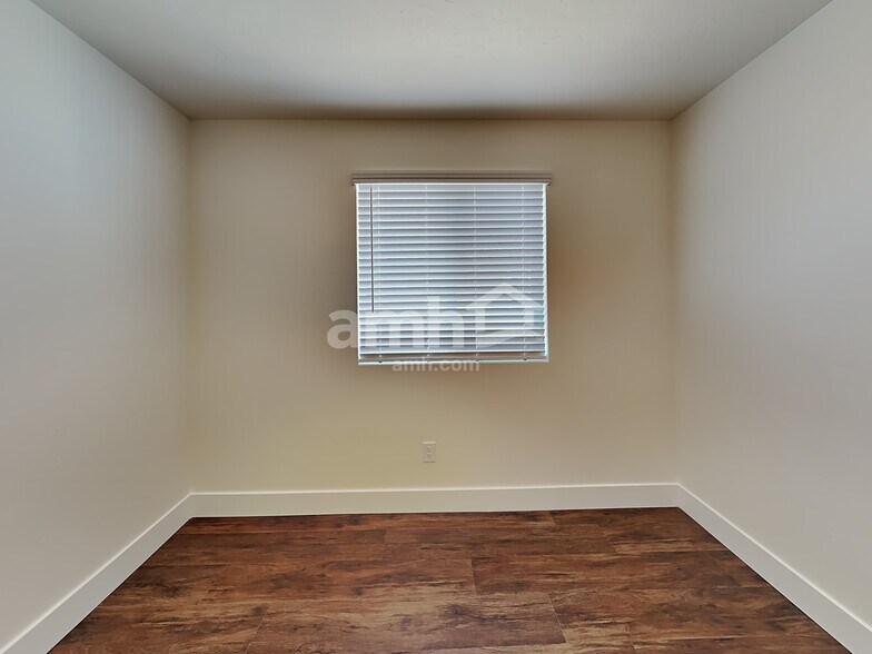 Building Photo - 1349 Marysville Ave