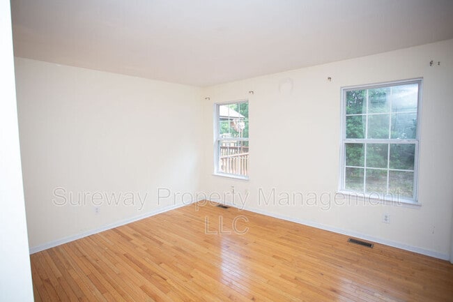 Building Photo - 712 Sage Hill Dr