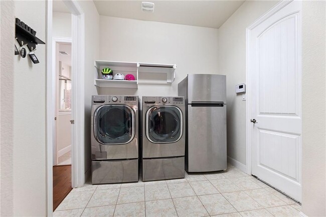 Building Photo - 3804 Carya Dr