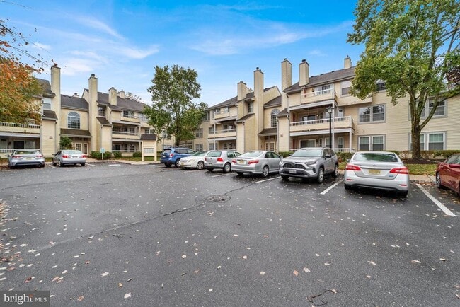 Building Photo - 206 Salem Ct