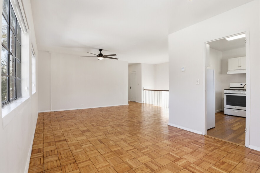 Building Photo - 3115 Martha Custis Dr