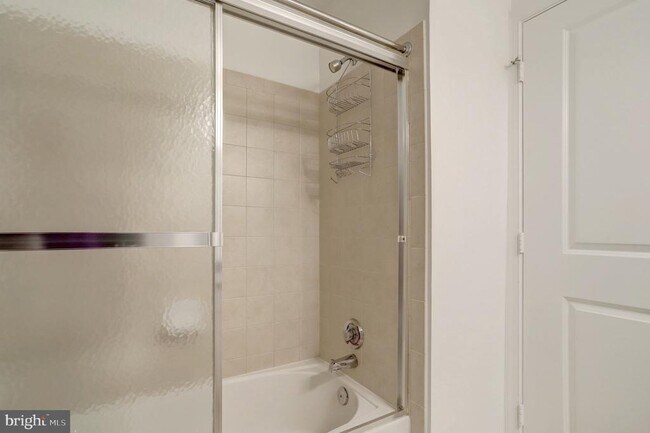 Building Photo - 3650 S Glebe Rd