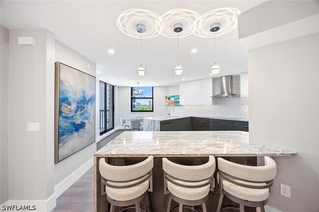 Building Photo - 6075 Pelican Bay Blvd