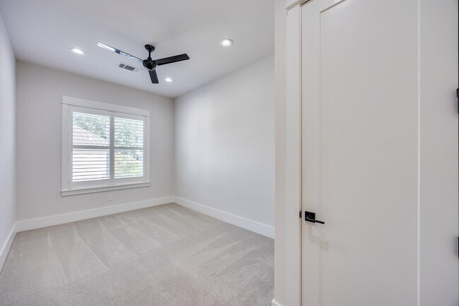 Building Photo - 3503 Mosley Ct