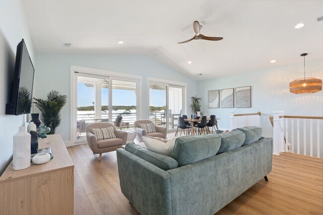 Building Photo - NEW HIGH END OFF-SEASON RENTAL WITH ELEVATOR NOW AVAILABLE