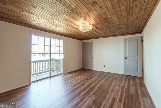 Building Photo - 384 Arrowhead Trail NE