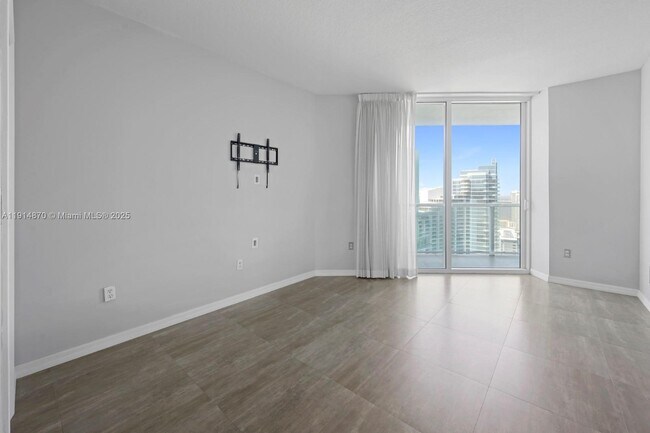 Building Photo - 1900 N Bayshore Dr