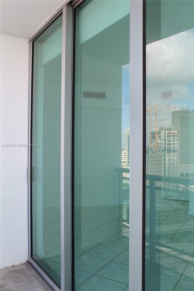 Building Photo - 350 S Miami Ave