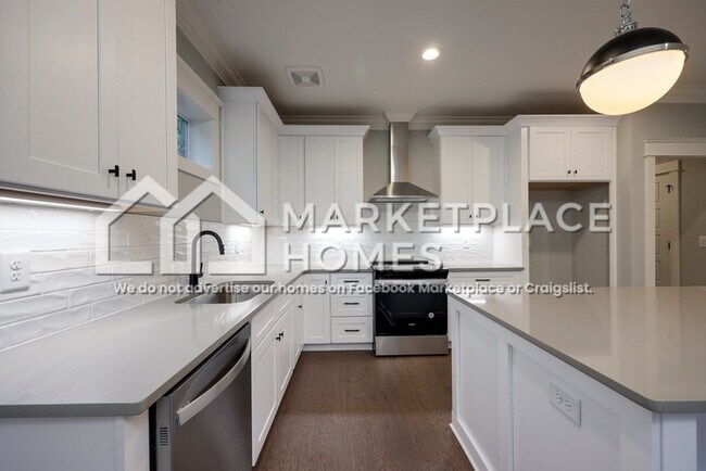 Building Photo - 1843 Meade Ave