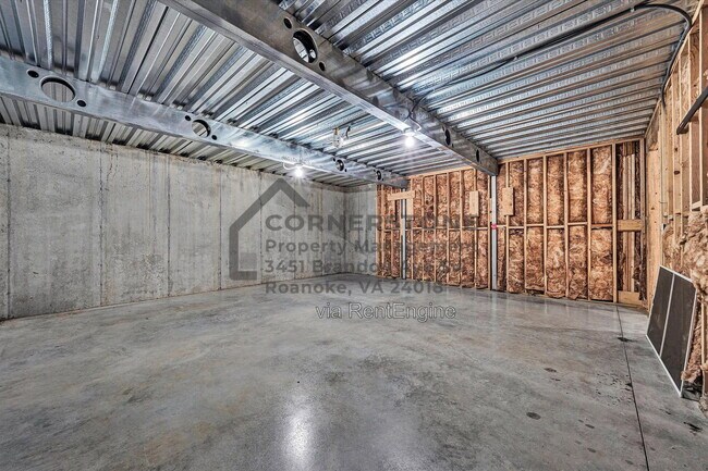 Building Photo - 2737 Russlen Dr