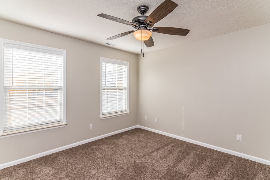 Building Photo - 107 Walton Trce S