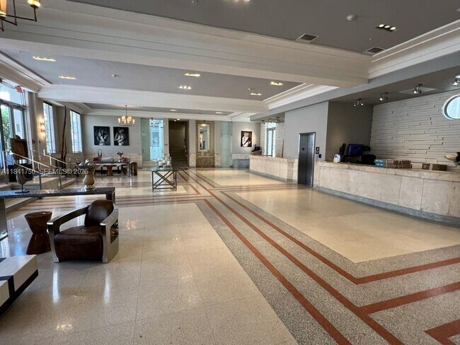 Building Photo - 435 21st St