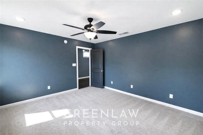 Building Photo - 256 Birch St