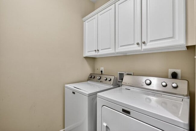 Building Photo - 22955 Snow Leopard Dr