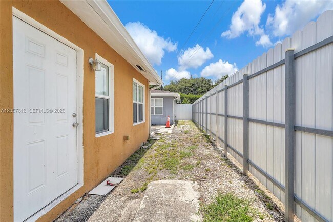 Building Photo - 529 NW 88th St
