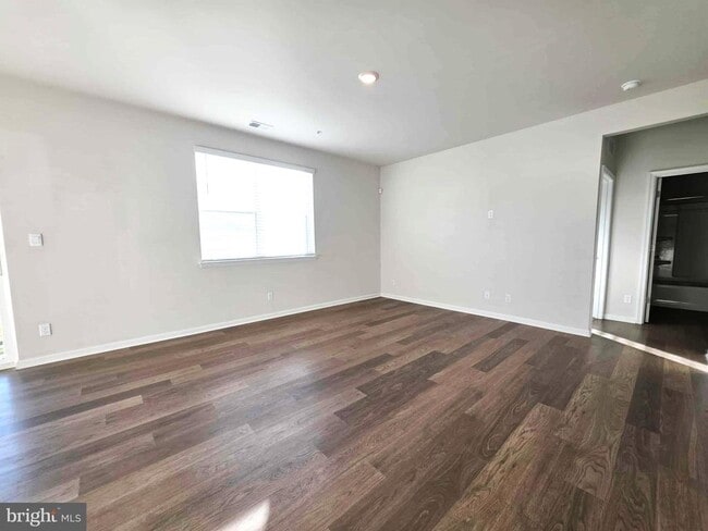 Building Photo - 374 Robbins Farm Rd