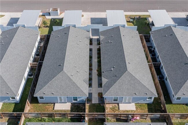 Building Photo - 309 W St Helena Ave