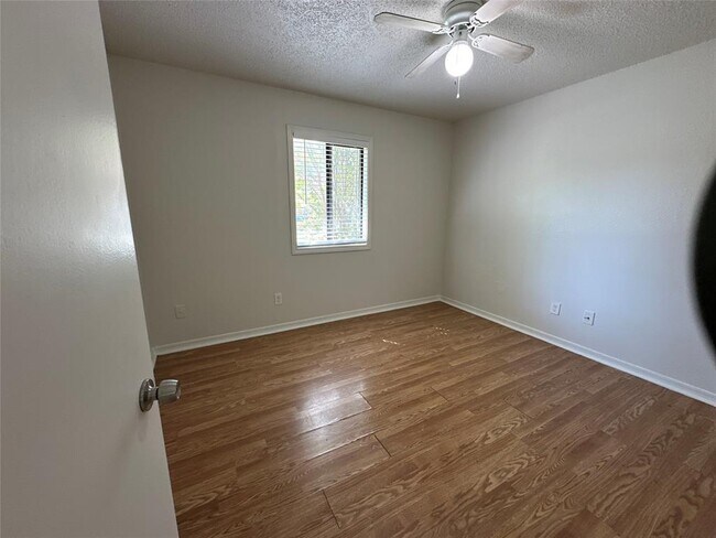 Building Photo - 10505 Mcmillian Dr