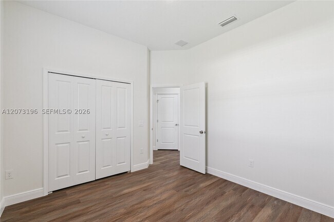 Building Photo - 1296 Moselle Ave