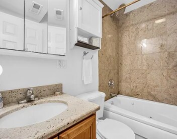 Building Photo - 2626 N Sawyer Ave