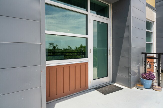 Building Photo - 545 Berrien St