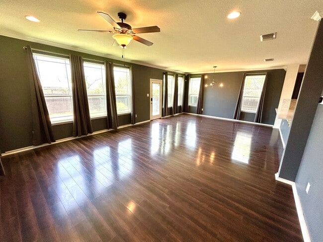 Building Photo - **APPLICATION RECEIVED** Stunning 3BD/2.5BA Two-Story Home with Office & Loft Near Brooks City Base!