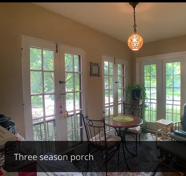 3 season sun porch - 3604 Oakdale Ave N