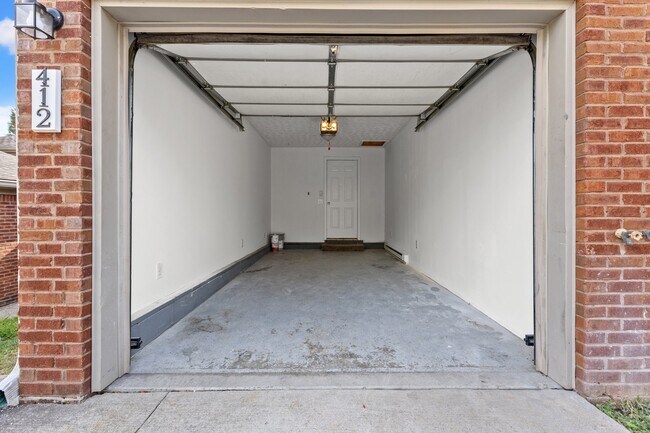 Building Photo - 412 John Sutherland Dr