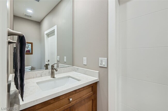 Building Photo - 7074 Pinebrook Ct