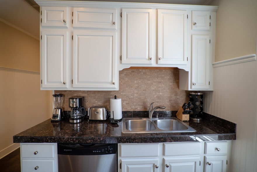 Building Photo - 3238 N Hoyne Ave