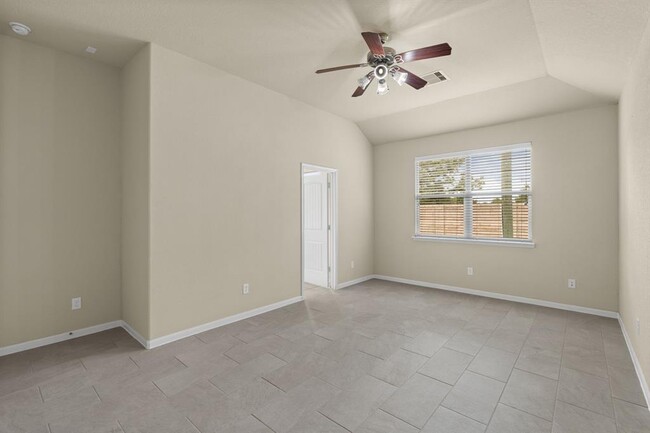 Building Photo - 26350 Longview Creek Dr