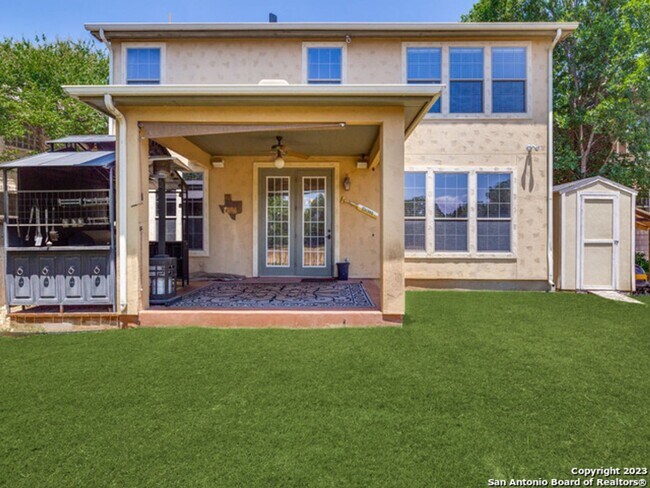 Building Photo - 4bed 2.5 bath