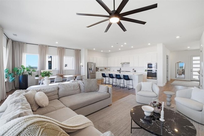 Building Photo - 256 Smoke Tree Cir