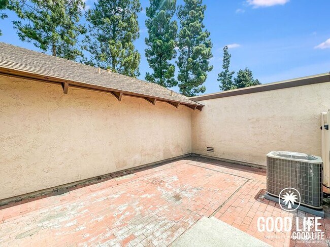 Building Photo - 6747 Parkside Ave