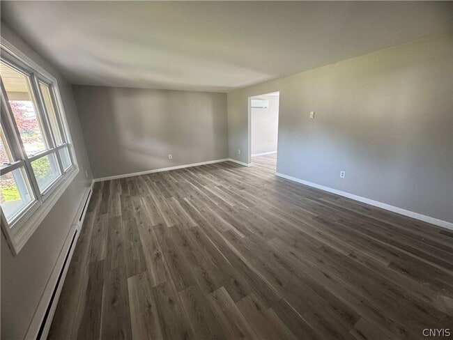 Building Photo - 110 Lake Country Dr
