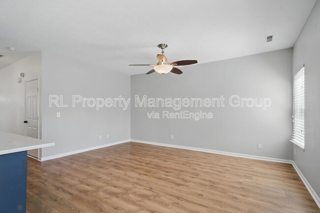 Building Photo - 646 Grove Cir