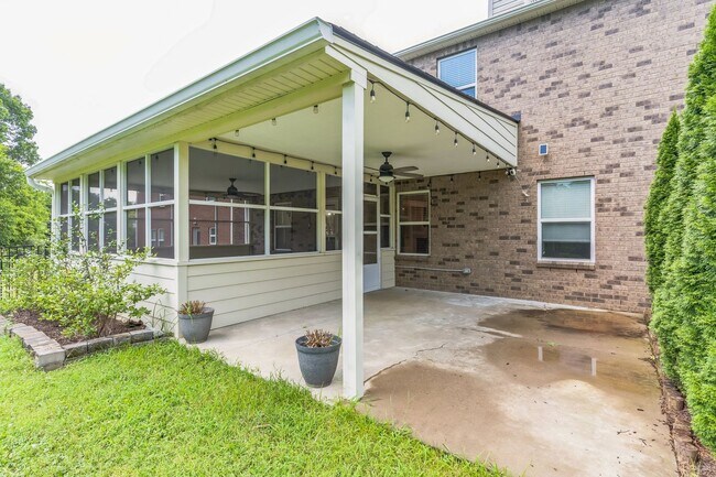 Building Photo - Amazing Home In Creekside Station