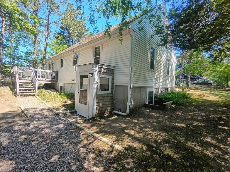 Building Photo - 27 Claulise Ln
