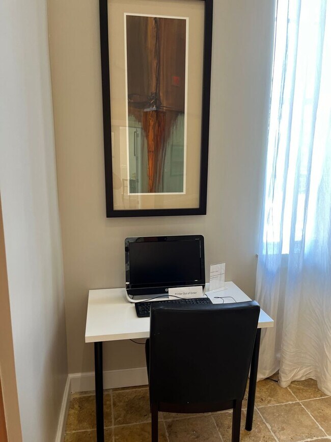 Building Photo - Stunning one bedroom, one bath luxury condo with large garage and fabulous community amenities.