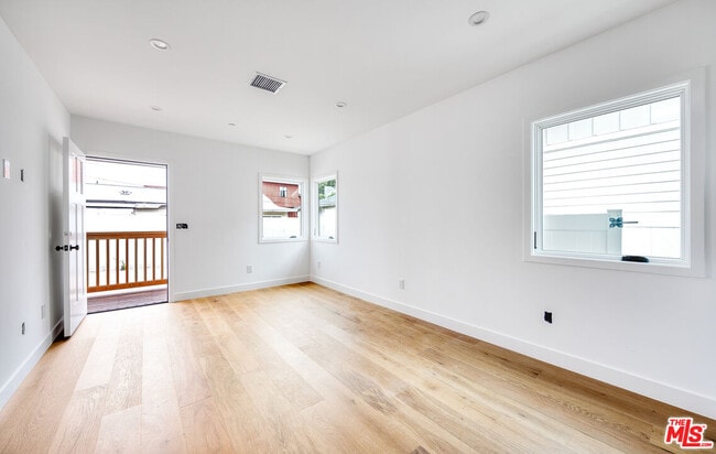 Building Photo - 4287 La Salle Ave
