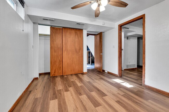 Building Photo - 4 bedroom, 2 bath home in Park Hill