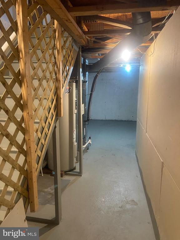 Building Photo - 207 Channing Dr