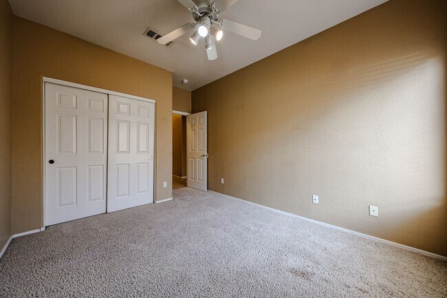 Building Photo - Charming 4BD, 2BA home in Chandler!