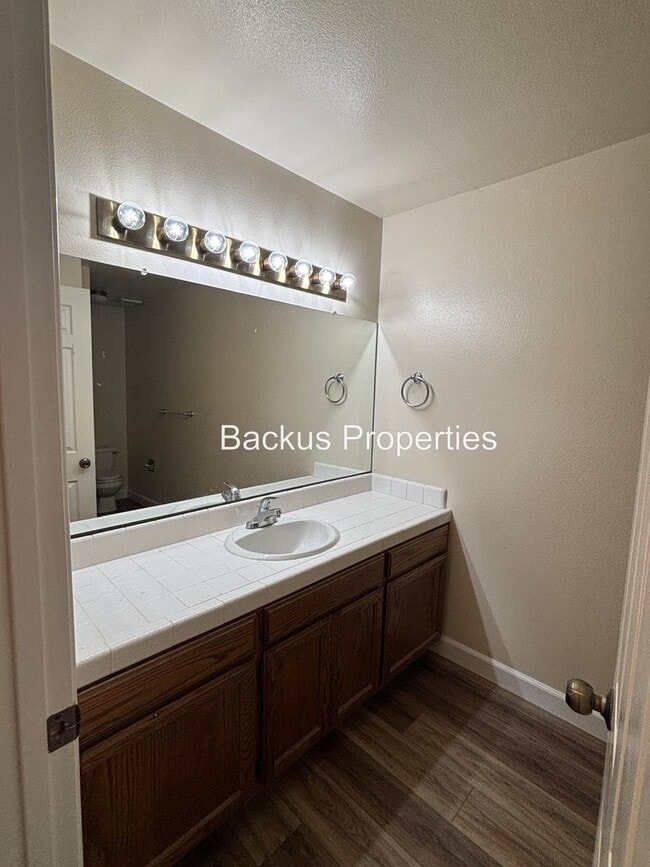 Building Photo - Very nice upstairs two bedroom condo in We...